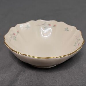 VTG Lenox Rose Manor Sculpted Bowl W/ Gold Rim Made In USA 5.75x2”